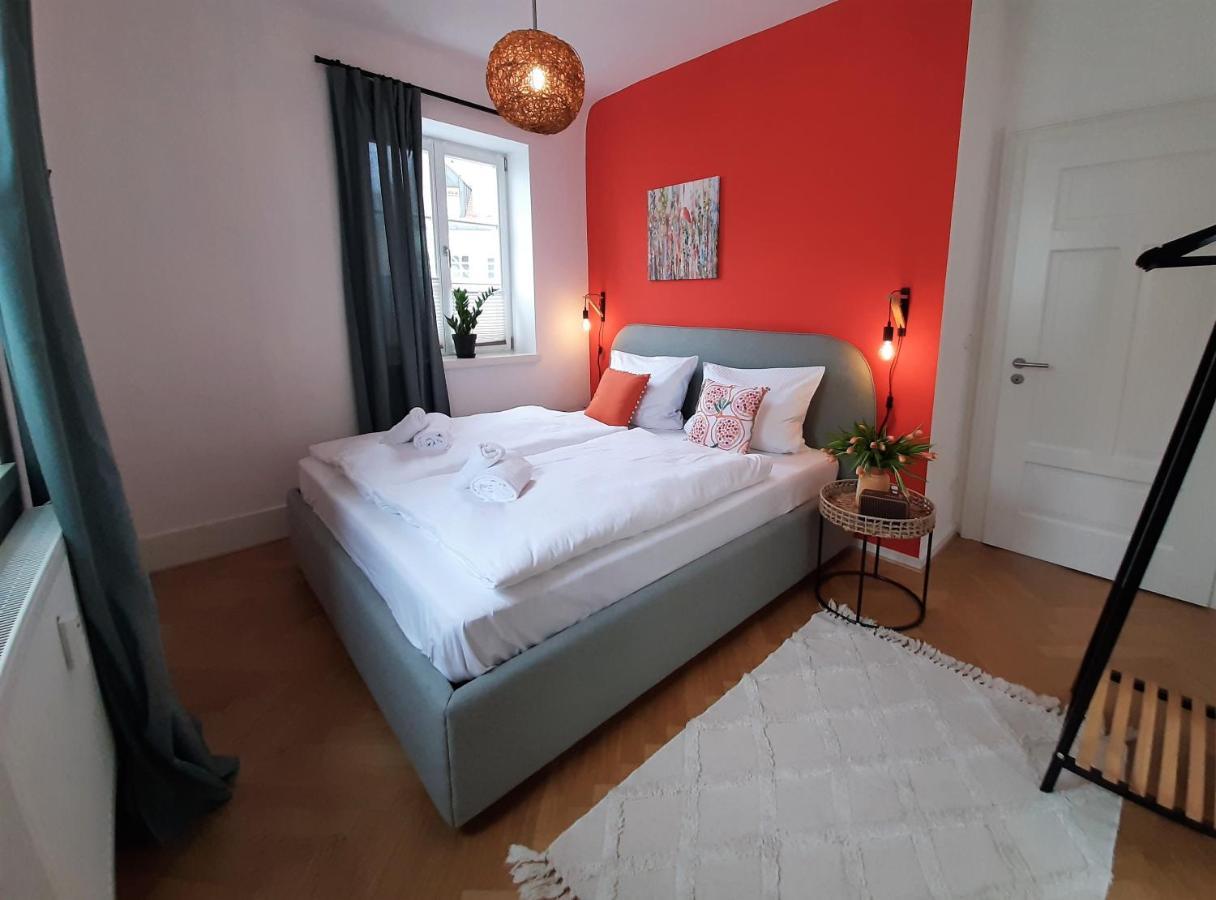 Apartment 4-6 Personen I 80Qm I Altstadt I Dachterasse I Parkplatz 스트라우빙 외부 사진